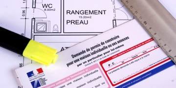 La France fait la chasse aux architectes signataires.