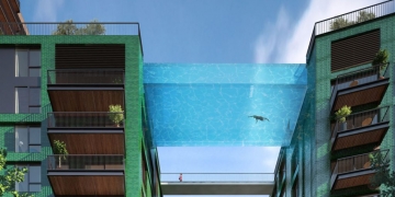 Sky Pool : les résidents d’un immeuble flottent dans le ciel londonien !