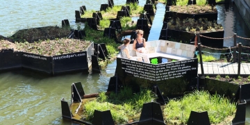 Rotterdam recycle les déchets fluviaux en jardins flottants