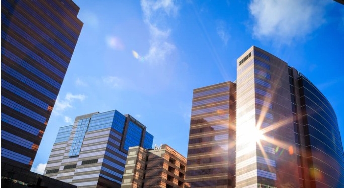 Penser aux architectures électriques innovantes pour la transition énergétiques : les réseaux intérieurs dans les bâtiments et les réseaux fermés de distribution
