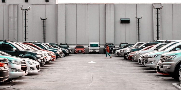 Paris : quand les parkings deviennent des logements