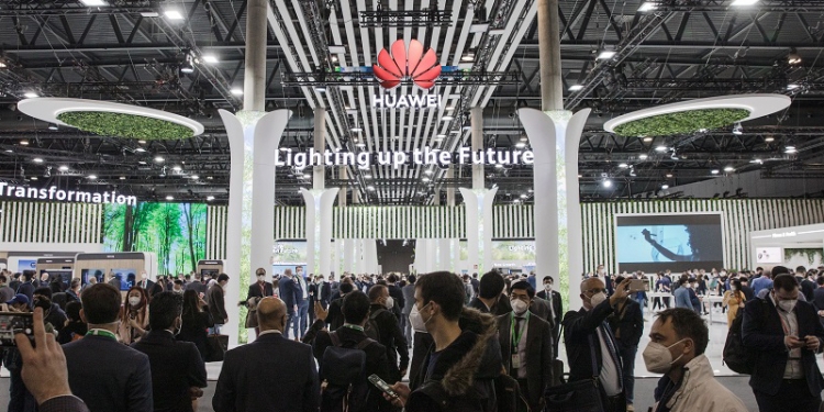 Huawei éclaire l’avenir et les consciences au MWC
