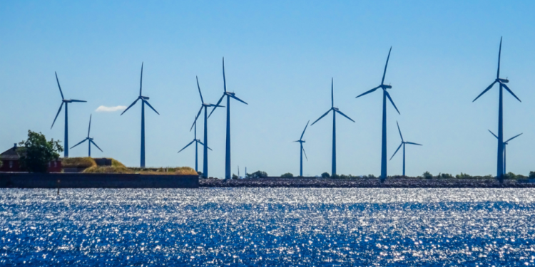 Eoliennes en méditerranée : une solution face au manque d’espace ?