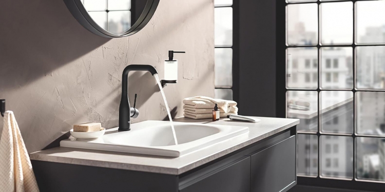 GROHE Colors et Phantom Black : des designs de salle de bains personnalisés et durables