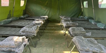 Les FAR poursuivent la distribution des tentes pour l’hébergement des populations affectées par le séisme